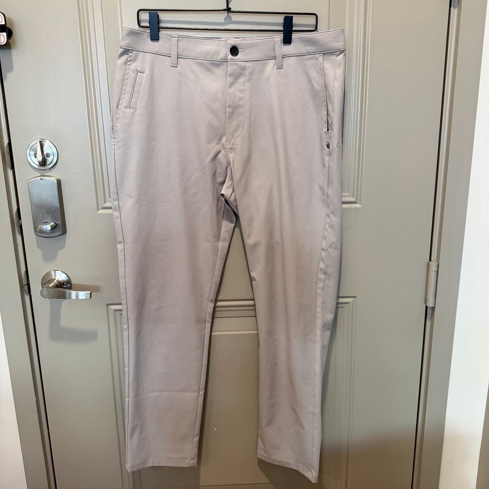 Vuori‎ Men's Cascade Tech Chino Pants Tan Size 33